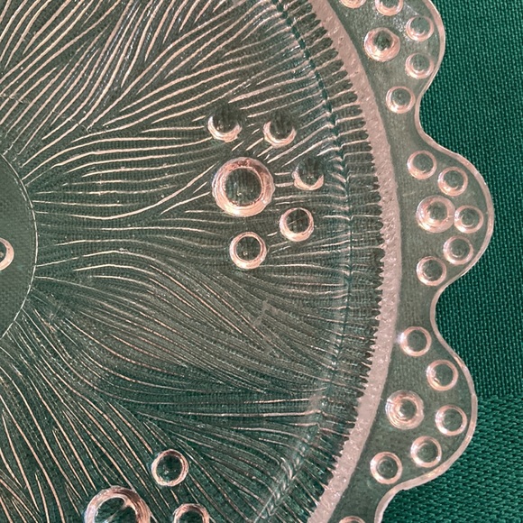 Vtg Glass Scalloped Trivet Made in Romania - Picture 5 of 7